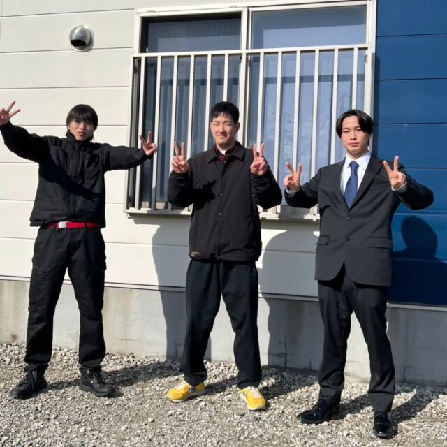 本日、新たな仲間をお迎え、入社前のご来社もいただきました！！🙌✨✨  これからどうぞよろしくお願いします🤝🎶✨  #海洋開発株式会社 
#海を守るヒーロー 
#新入社員 
#会社訪問 
#港湾作業